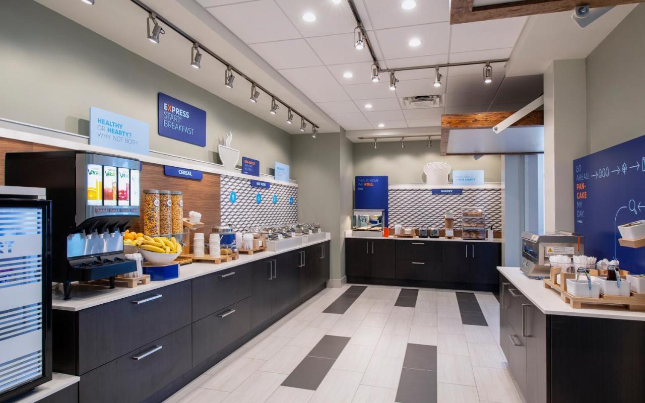 Holiday Inn Express & Suites Kelowna - East By Ihg Ngoại thất bức ảnh