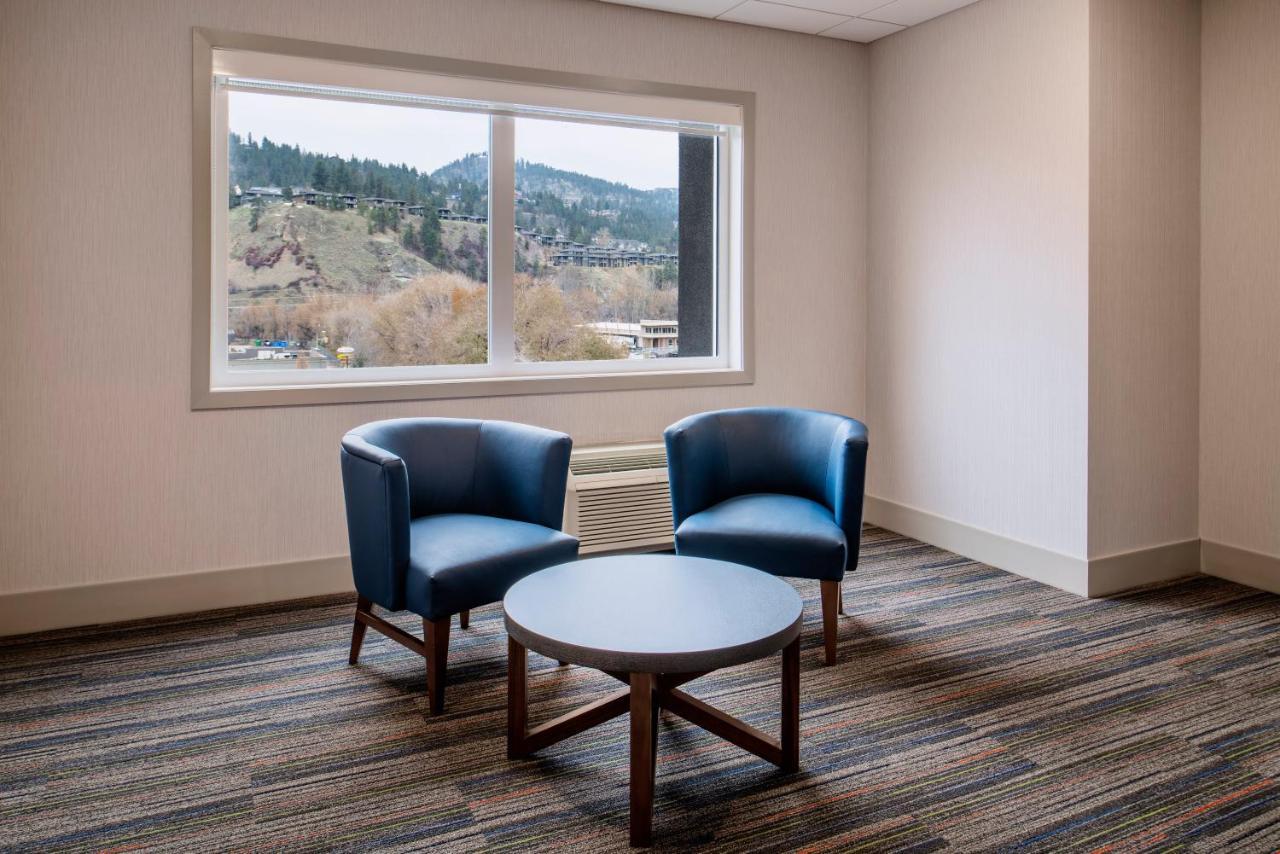 Holiday Inn Express & Suites Kelowna - East By Ihg Ngoại thất bức ảnh