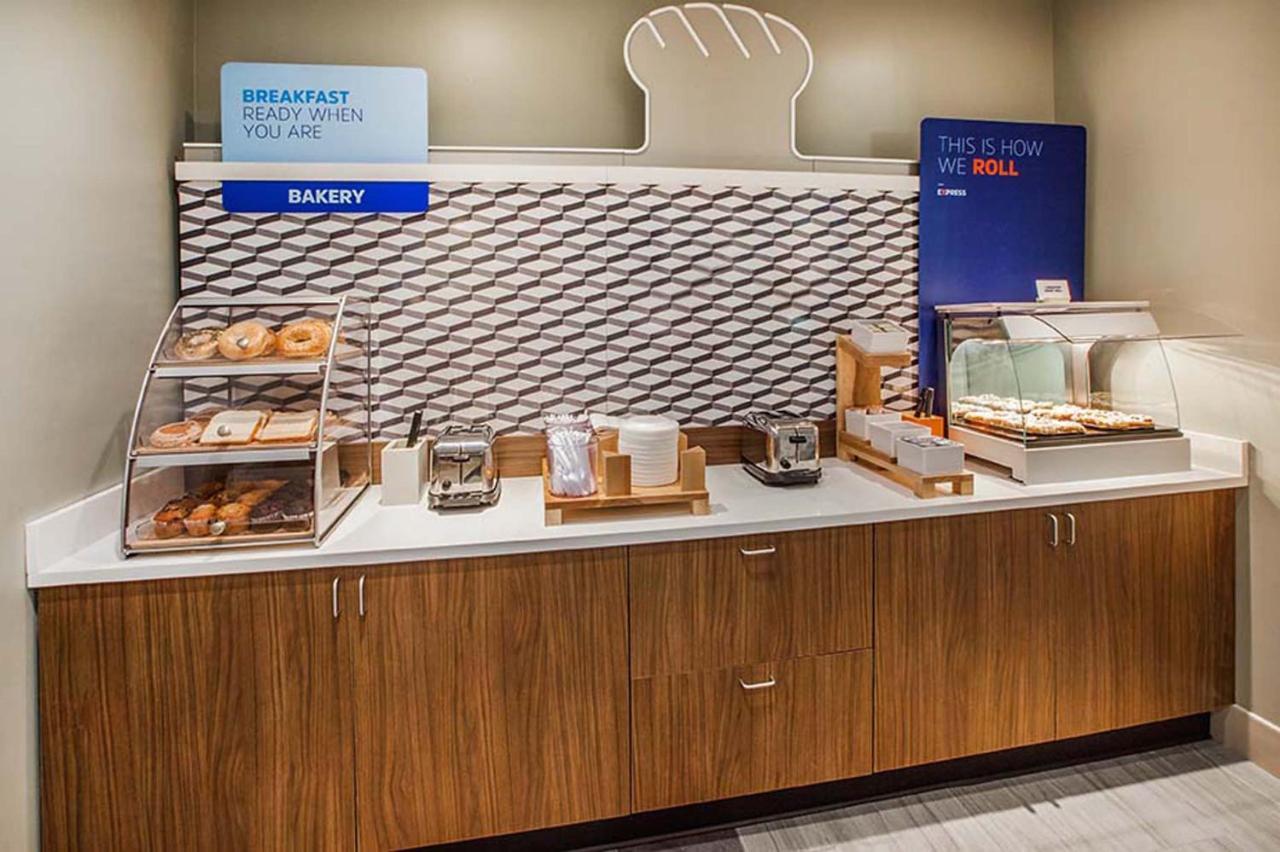 Holiday Inn Express & Suites Kelowna - East By Ihg Ngoại thất bức ảnh