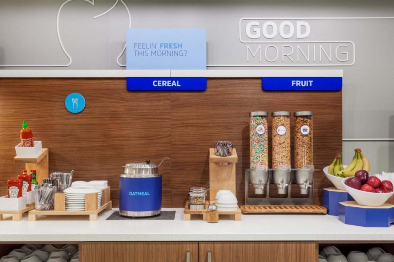 Holiday Inn Express & Suites Kelowna - East By Ihg Ngoại thất bức ảnh